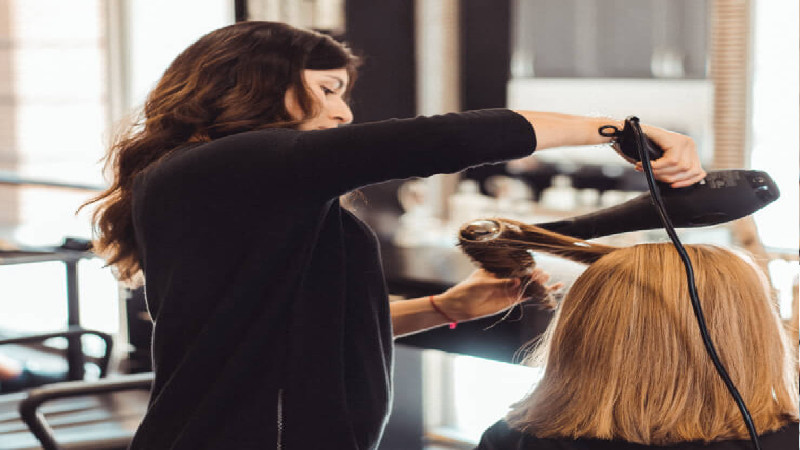 4 Advantages of Visiting a Hair Salon Regularly in Frisco, Texas