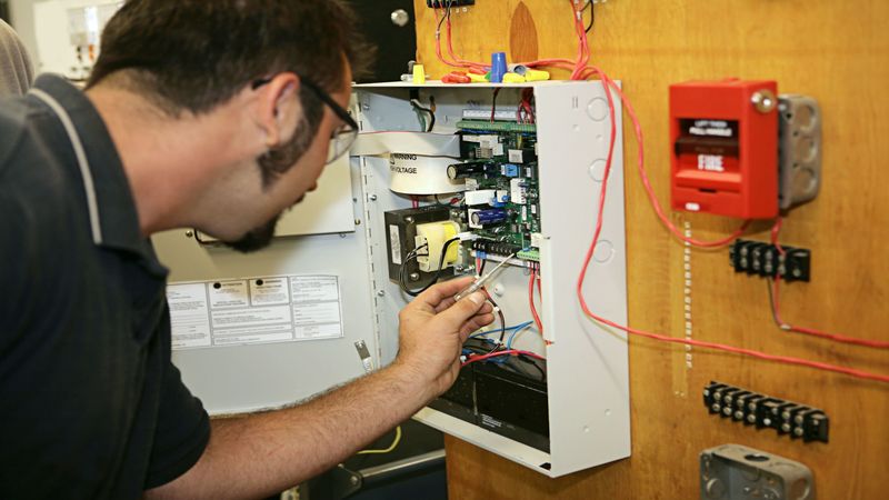 How to Efficiently and Effectively Lower Your Energy Consumption in FL