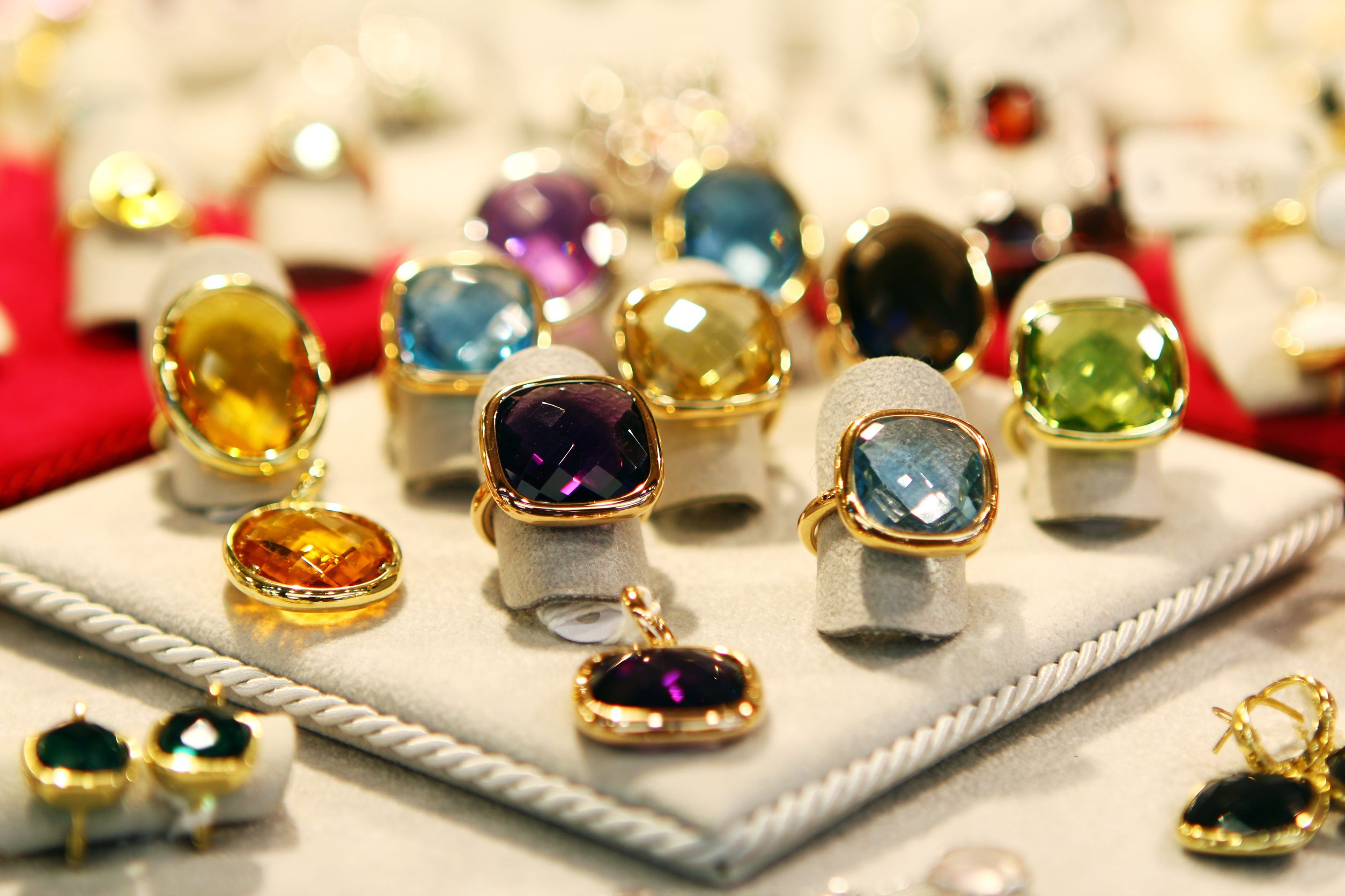 The Appeal of Caribbean Jewelry Stores: A Gem-Encrusted Adventure