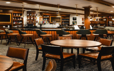 Enjoy scenic views and local flavors with outdoor dining in Wisconsin Dells restaurants offer